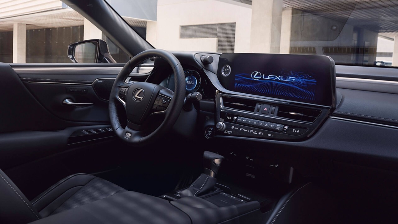 The Lexus ES cockpit 